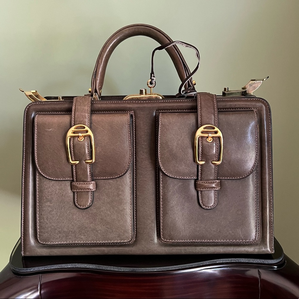 Locking Travel Handbag, Leather Satchel with Original Key, Authentic Vintage - Picture 7 of 16